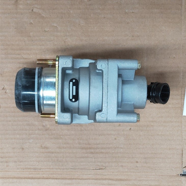 81.52130.6148 Shacman Brake Valve